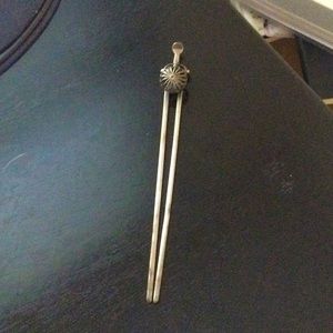 Hair pin with rattle
